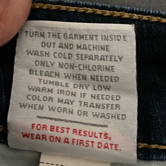 TORRID RAW HEM STRETCH DENIM SHORTS SIZE 18. - Picture 11 of 12